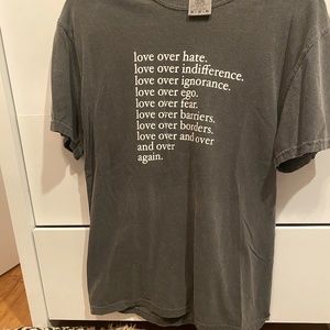 "LOVE" GRAPHIC T-SHIRT